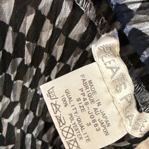 Pleats Please Issey Miyake Geometric Patterned Top 3